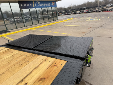 New 2026 Load Trail GC 24 X 102 TANDEM AXLE 14K GOOSENECK EQUIPMENT HAULER W/ MAX RAMPS Equipment Trailer