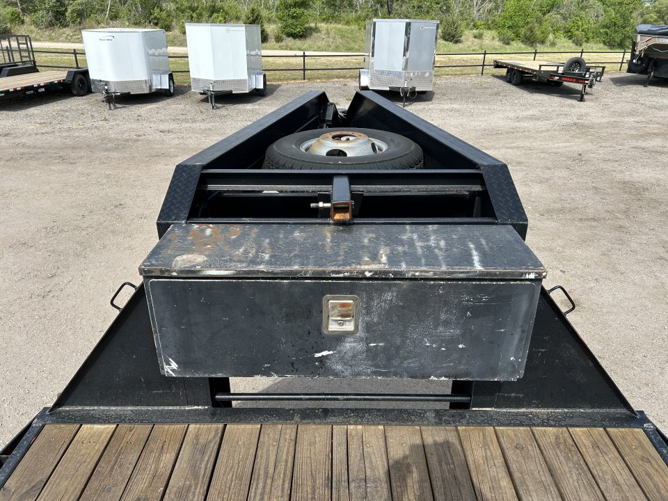 Used 2005 PJ Flatbed Trailer 28'