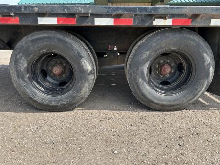 Used 2005 PJ Flatbed Trailer 28'