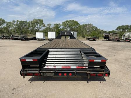 Used 2005 PJ Flatbed Trailer 28'