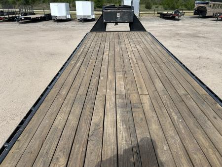 Used 2005 PJ Flatbed Trailer 28'