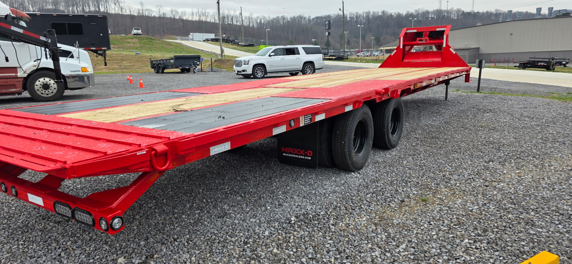 New 2026 MAXX-D YDX 12 TON 22+12 ADJ SUSP HYDR JACKS GOOSENECK Equipment Trailer