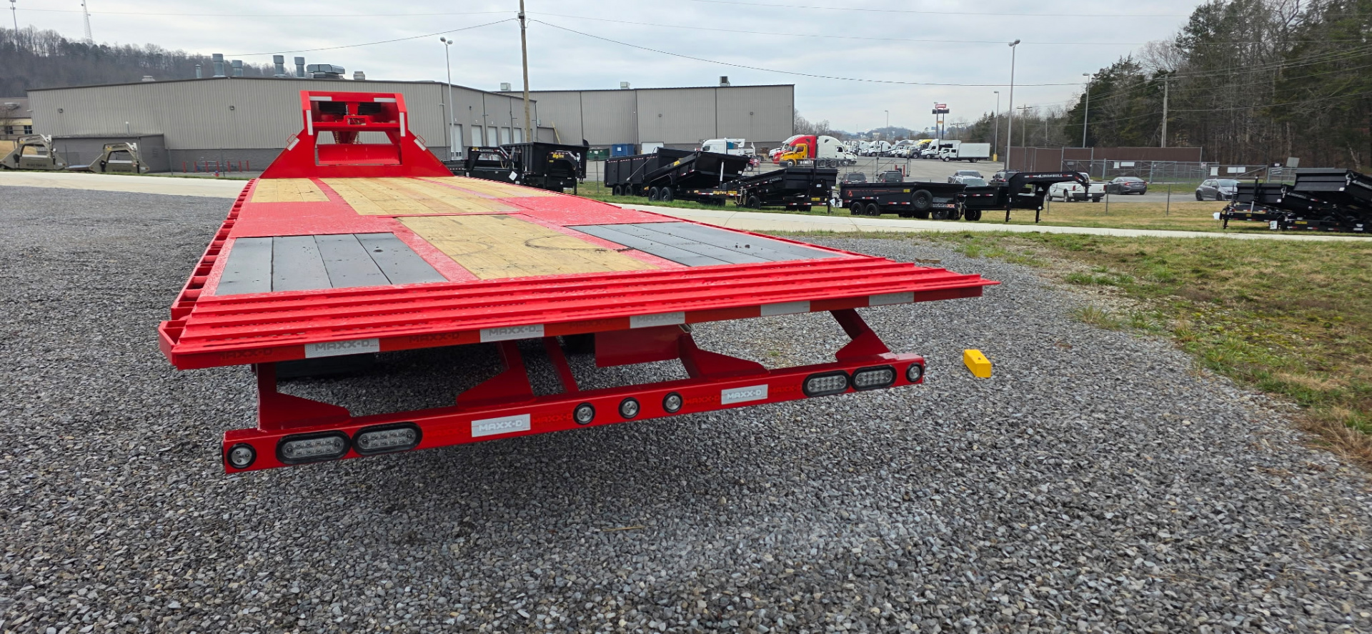 New 2026 MAXX-D YDX 12 TON 22+12 ADJ SUSP HYDR JACKS GOOSENECK Equipment Trailer