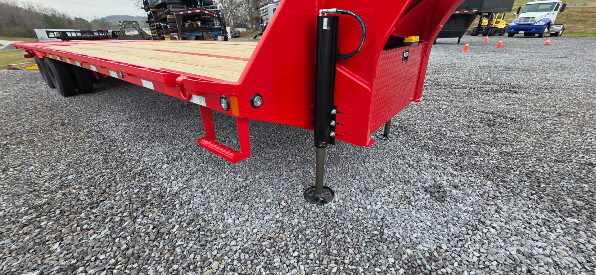New 2026 MAXX-D YDX 12 TON 22+12 ADJ SUSP HYDR JACKS GOOSENECK Equipment Trailer