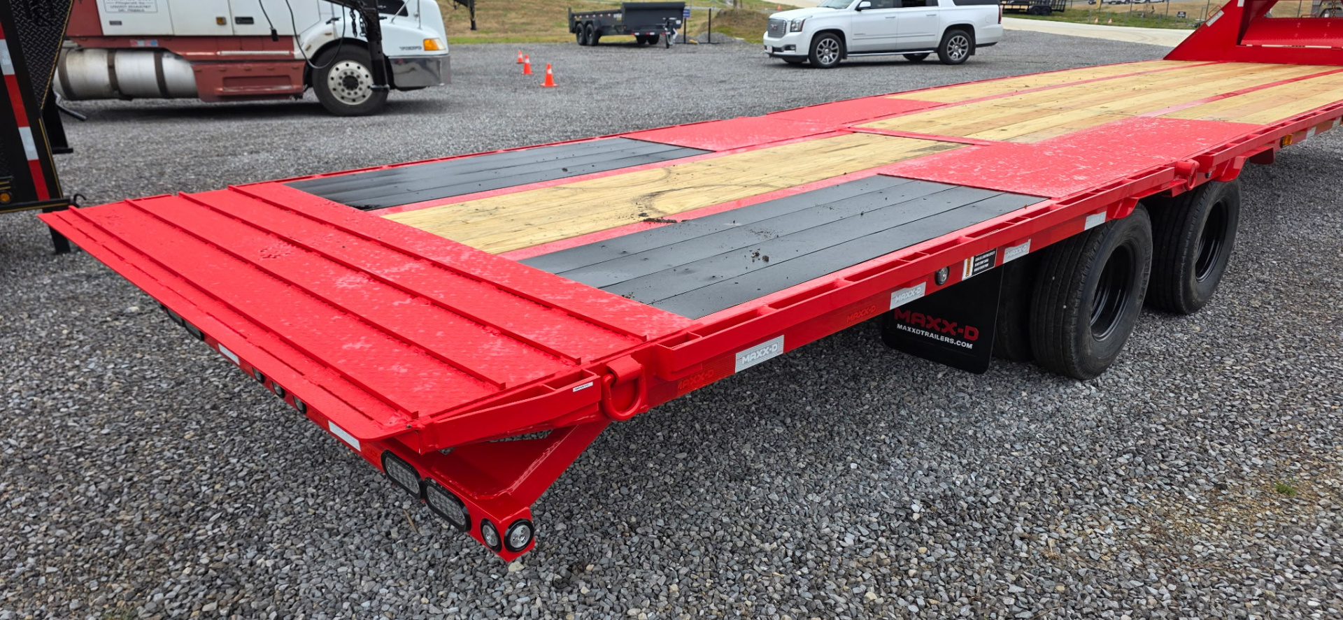 New 2026 MAXX-D YDX 12 TON 22+12 ADJ SUSP HYDR JACKS GOOSENECK Equipment Trailer