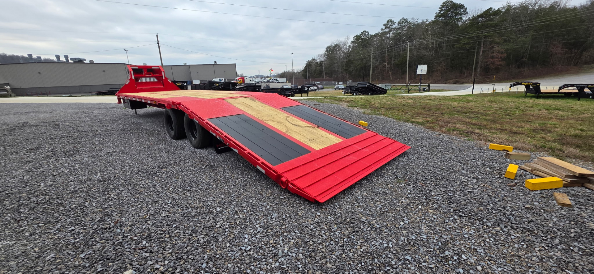 New 2026 MAXX-D YDX 12 TON 22+12 ADJ SUSP HYDR JACKS GOOSENECK Equipment Trailer