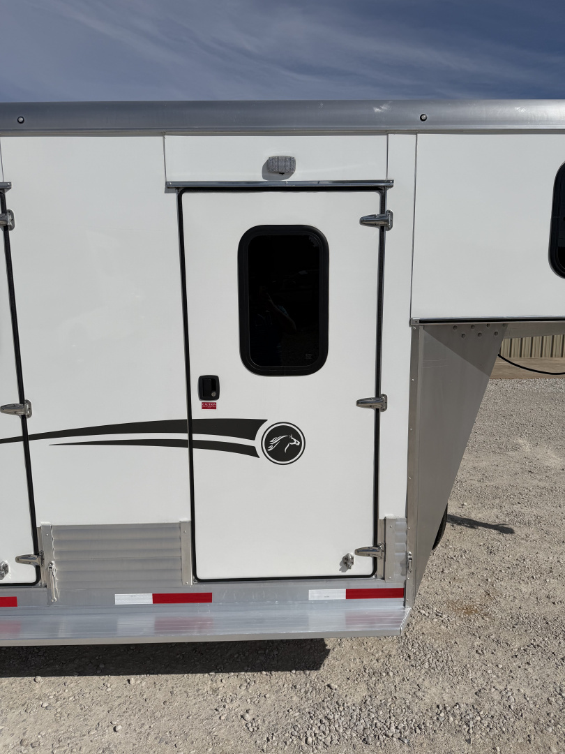 Used 2026 Shadow 2 Horse Gooseneck Straight Load Horse Trailer