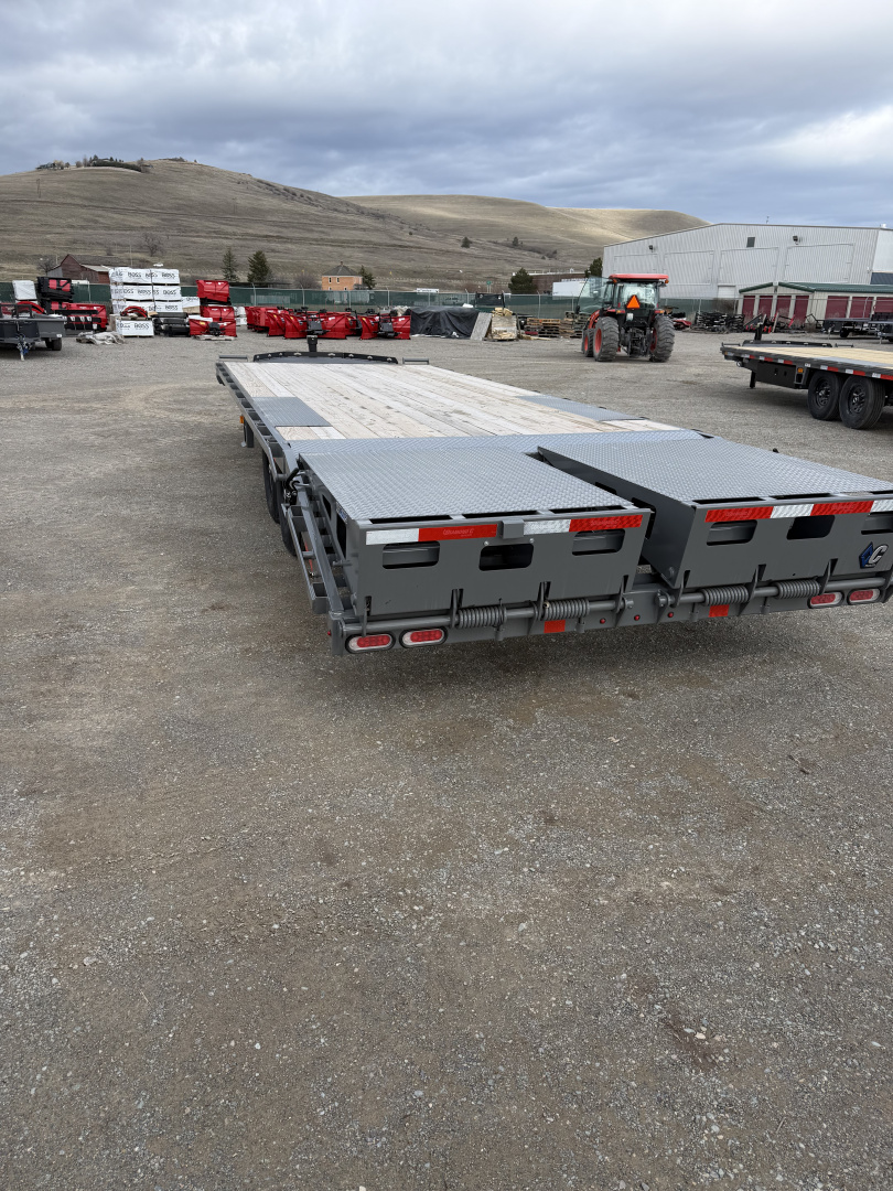 New 2026 Diamond C Trailers DEC207 24X102MR Deckover Trailer