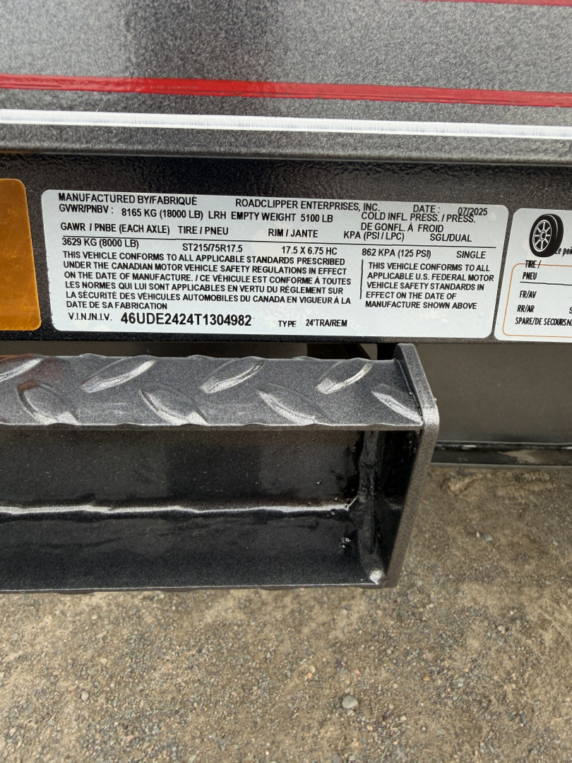 New 2026 Diamond C Trailers DEC208 24X102MR Deckover Trailer