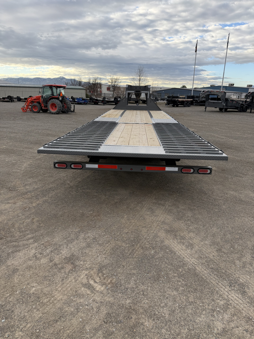 New 2026 Diamond C Trailers FMAX212 30X102HDT Equipment Trailer