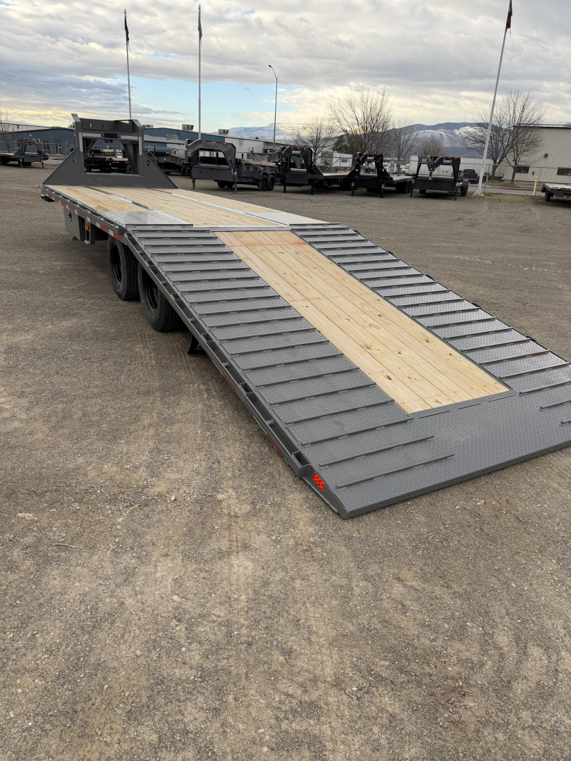 New 2026 Diamond C Trailers FMAX212 30X102HDT Equipment Trailer