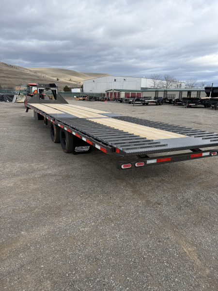 New 2026 Diamond C Trailers FMAX212 35X102HDT Equipment Trailer