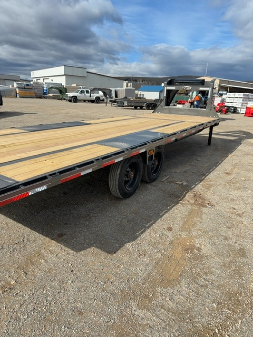 New 2026 Diamond C Trailers DET210-GN 26X102 Deckover Trailer