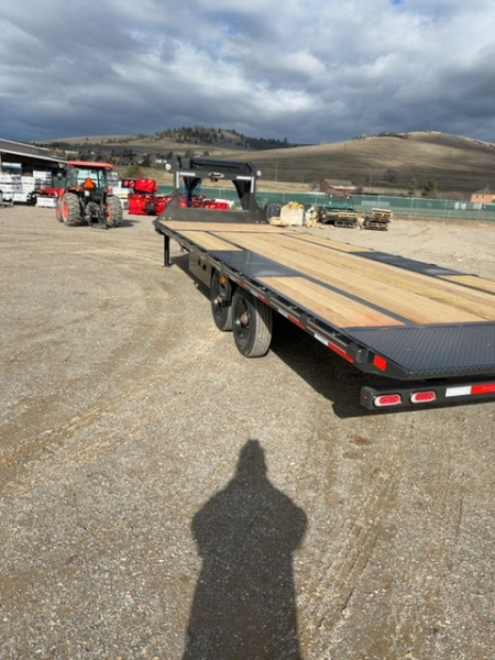 New 2026 Diamond C Trailers DET210-GN 26X102 Deckover Trailer