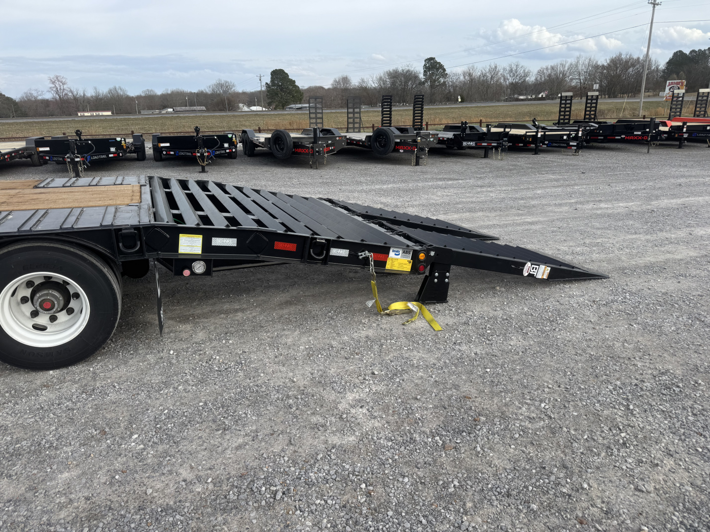 New 2026 Behnke 102"x27' 20 TON Pintle Hitch Tag Trailer *AIR RAMPS*
