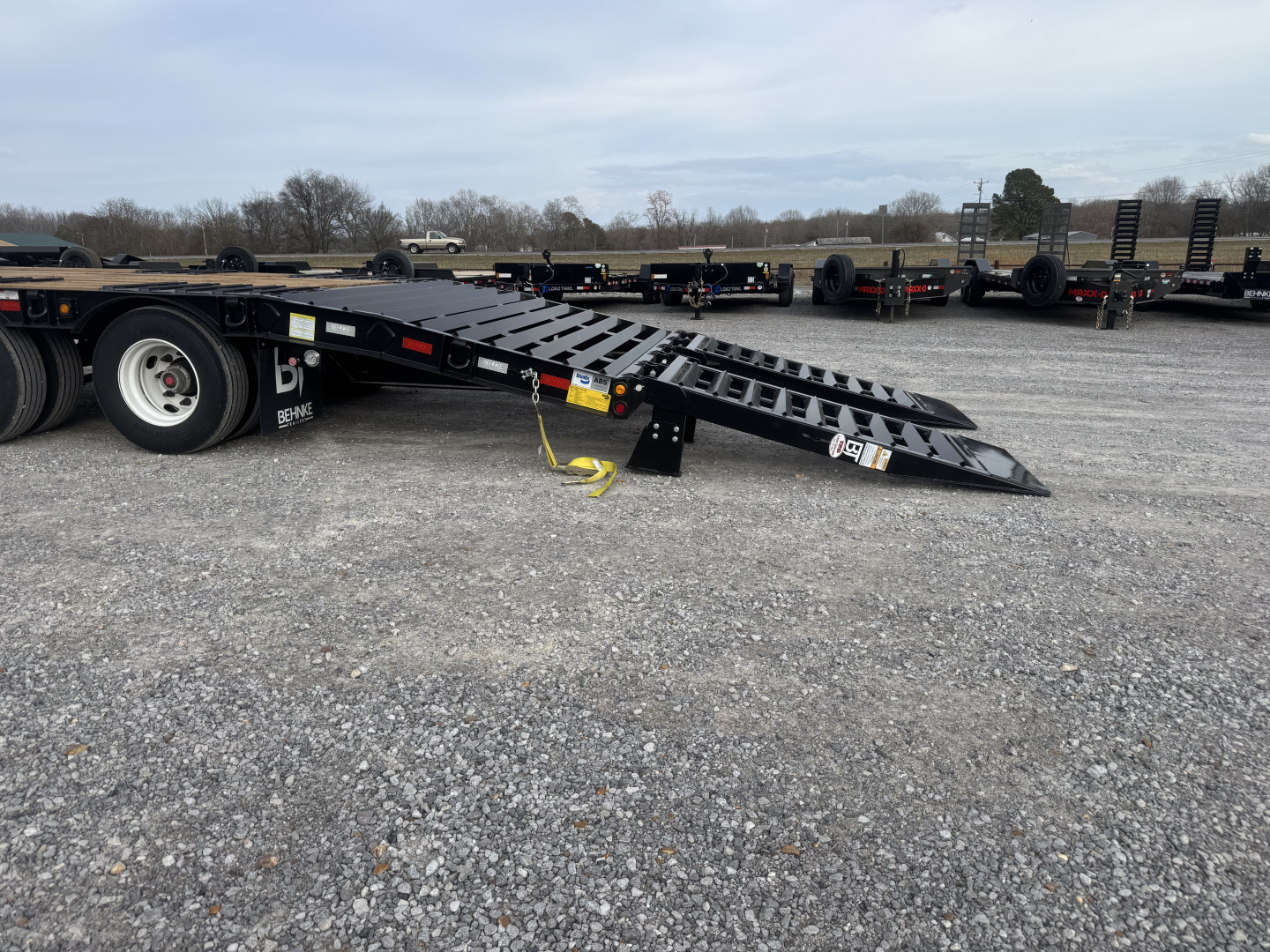 New 2026 Behnke 102"x27' 20 TON Pintle Hitch Tag Trailer *AIR RAMPS*