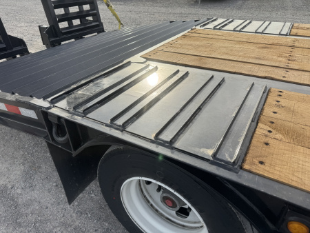 New 2026 Behnke 102"x27' 20 TON Pintle Hitch Tag Trailer *AIR RAMPS*