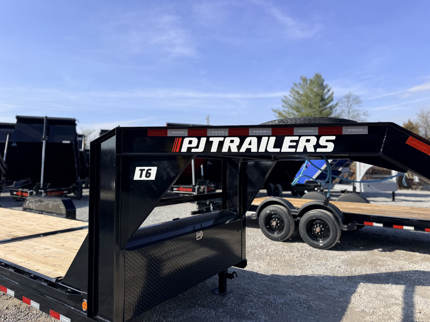 New 2026 PJ Trailers 7X24 GOOSENECK GRAVITY TILT 15680 GVWR Flatbed Trailer