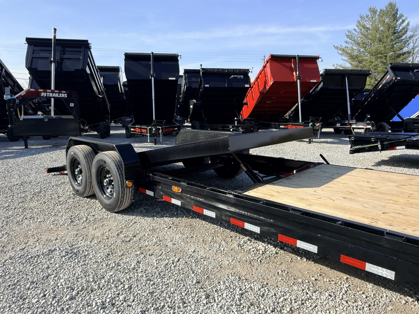 New 2026 PJ Trailers 7X24 GOOSENECK GRAVITY TILT 15680 GVWR Flatbed Trailer