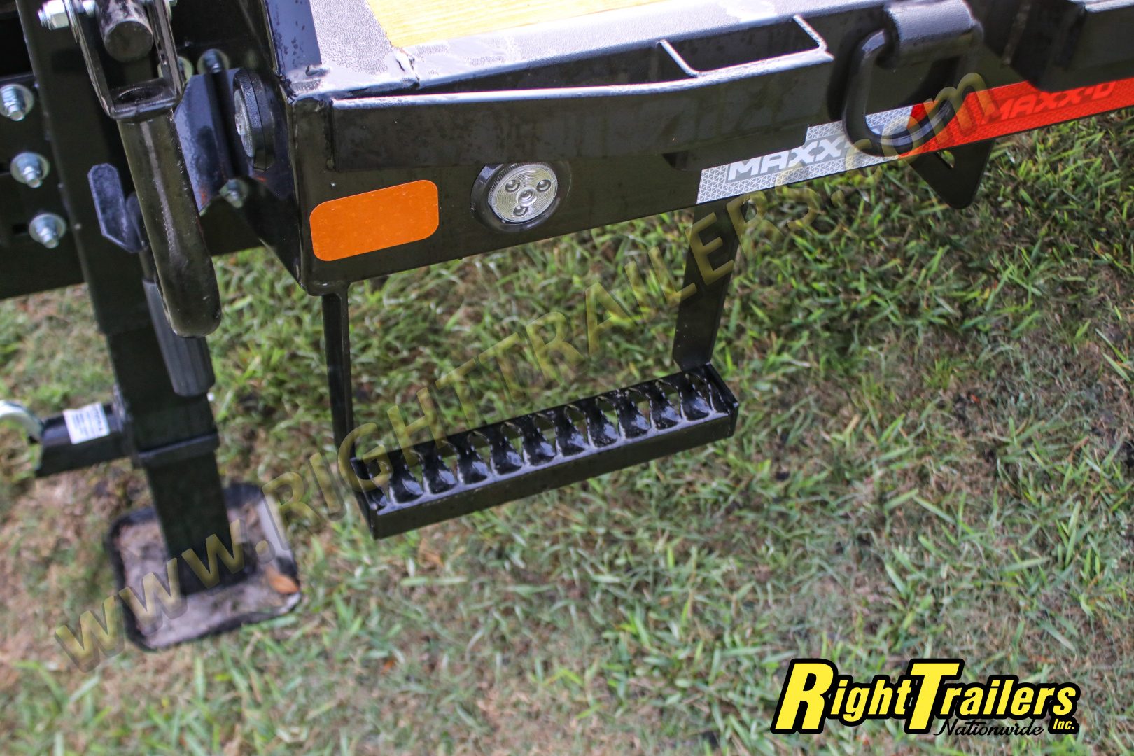 New 2026 8.5X25 MAXX-D GOOSENECK EQUIPMENT TRAILER