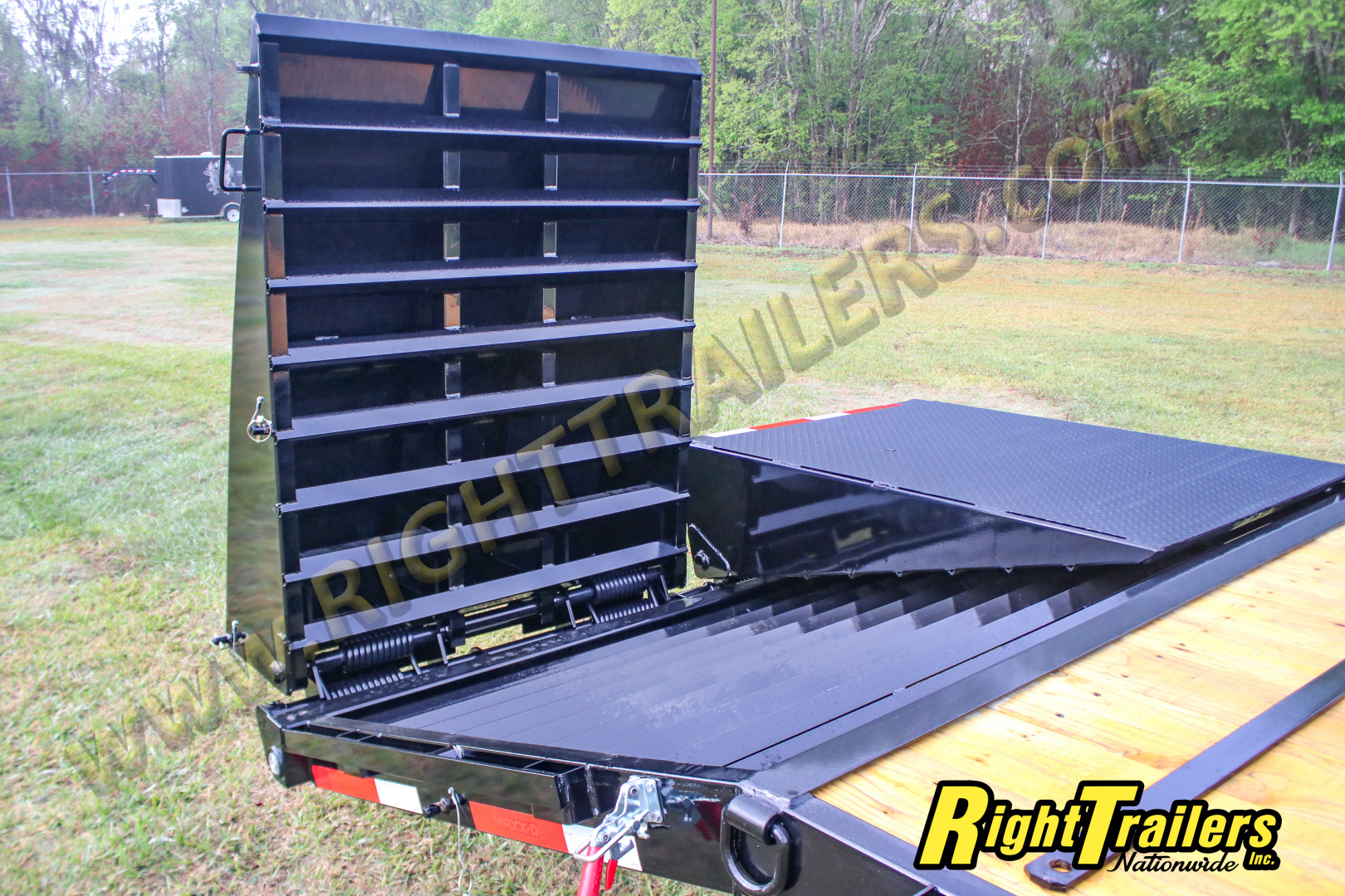 New 2026 8.5X25 MAXX-D GOOSENECK EQUIPMENT TRAILER
