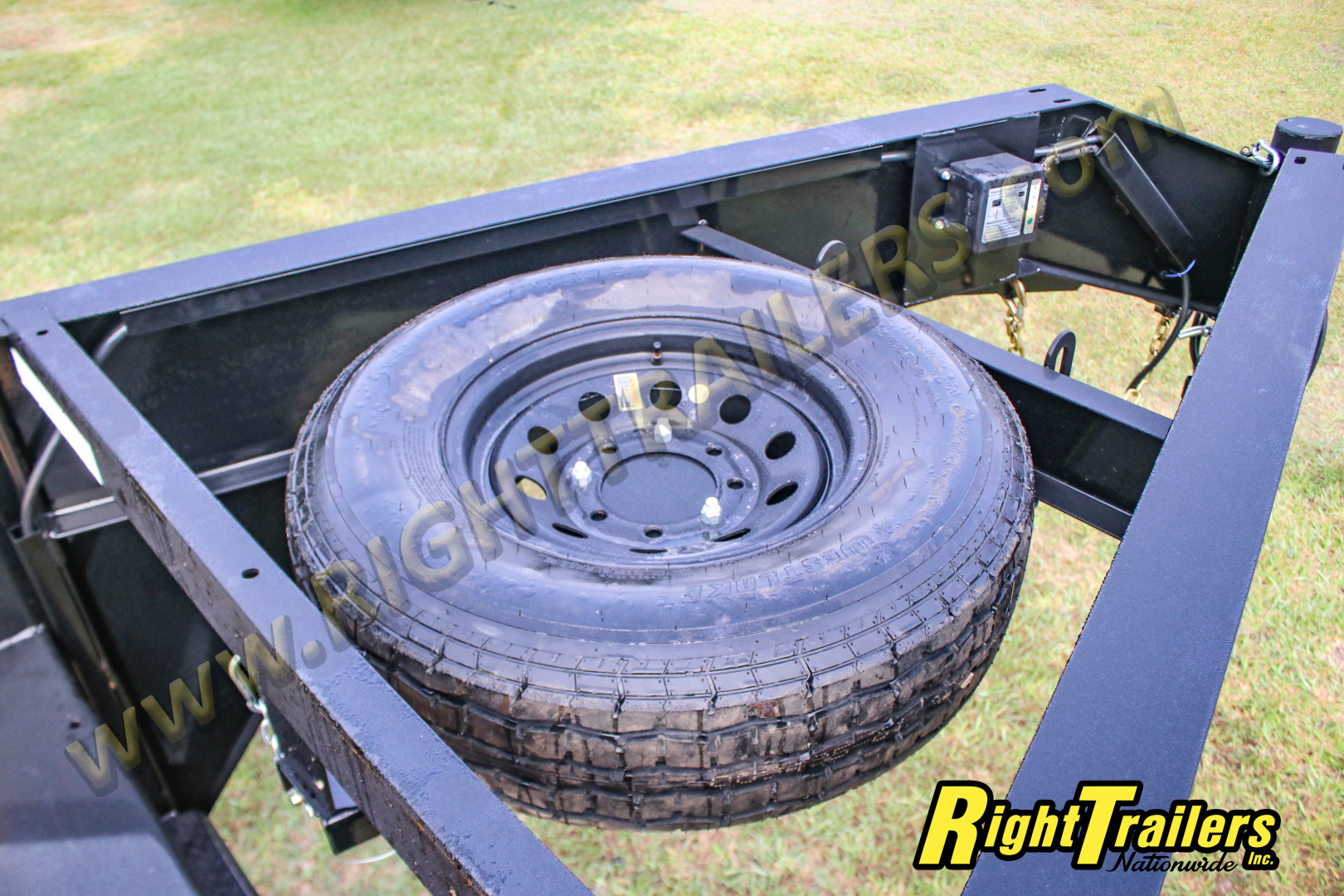 New 2026 8.5X25 MAXX-D GOOSENECK EQUIPMENT TRAILER