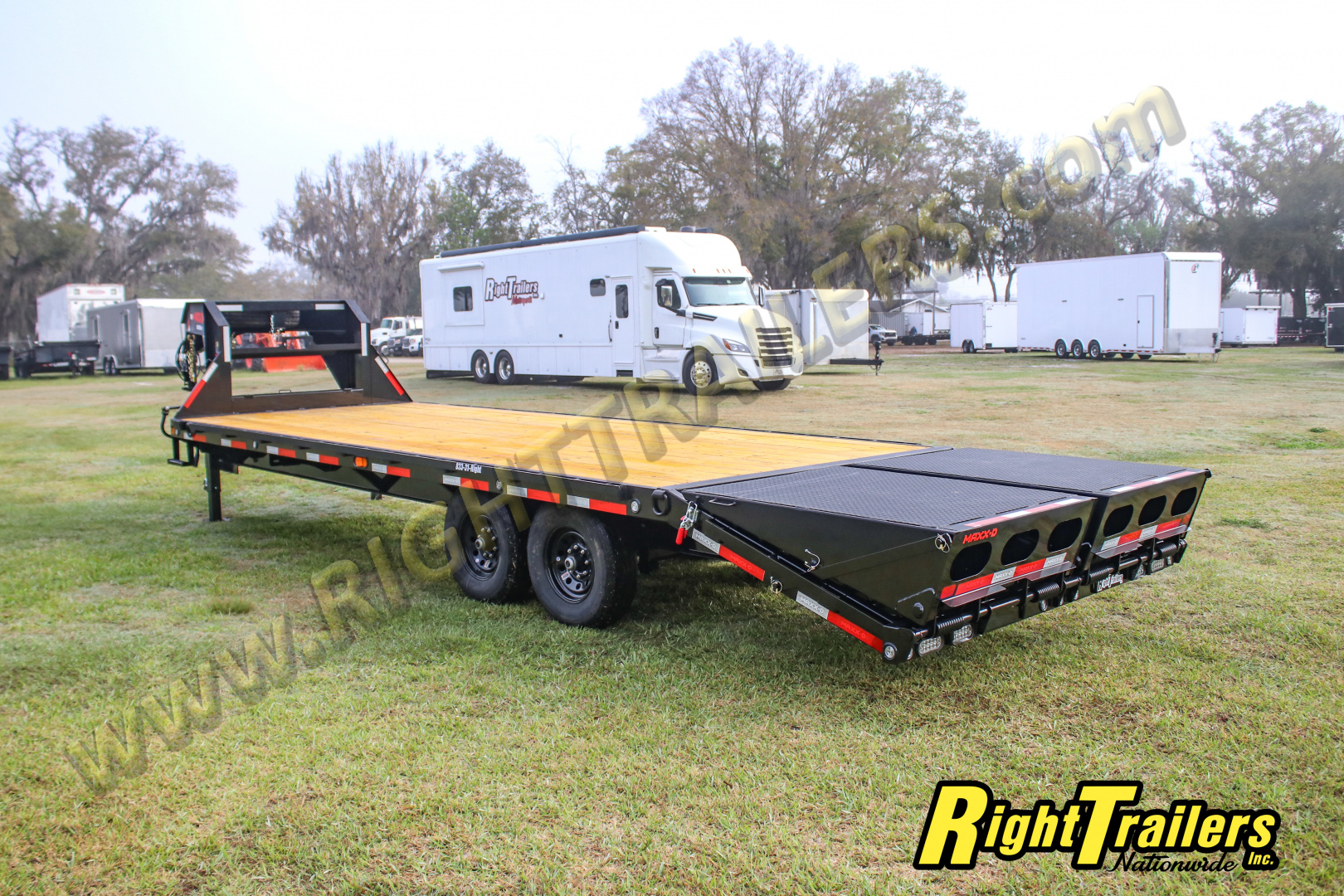 New 2026 8.5X25 MAXX-D GOOSENECK EQUIPMENT TRAILER