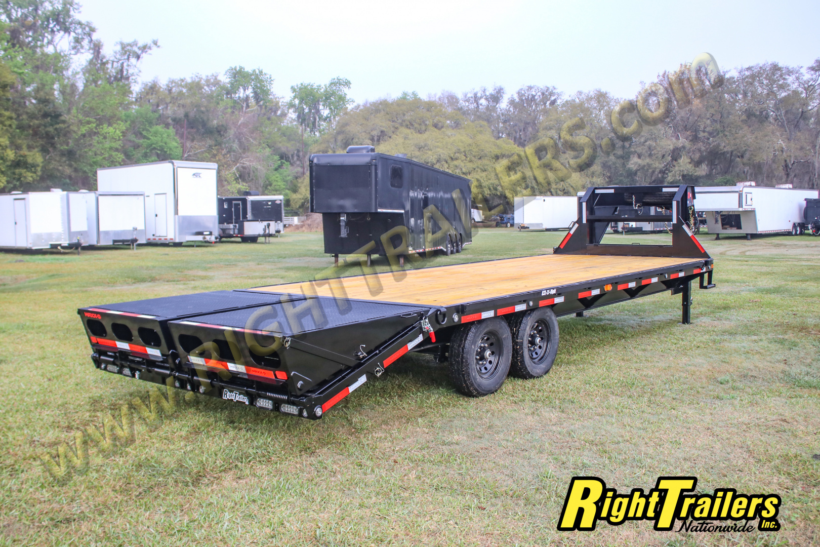 New 2026 8.5X25 MAXX-D GOOSENECK EQUIPMENT TRAILER