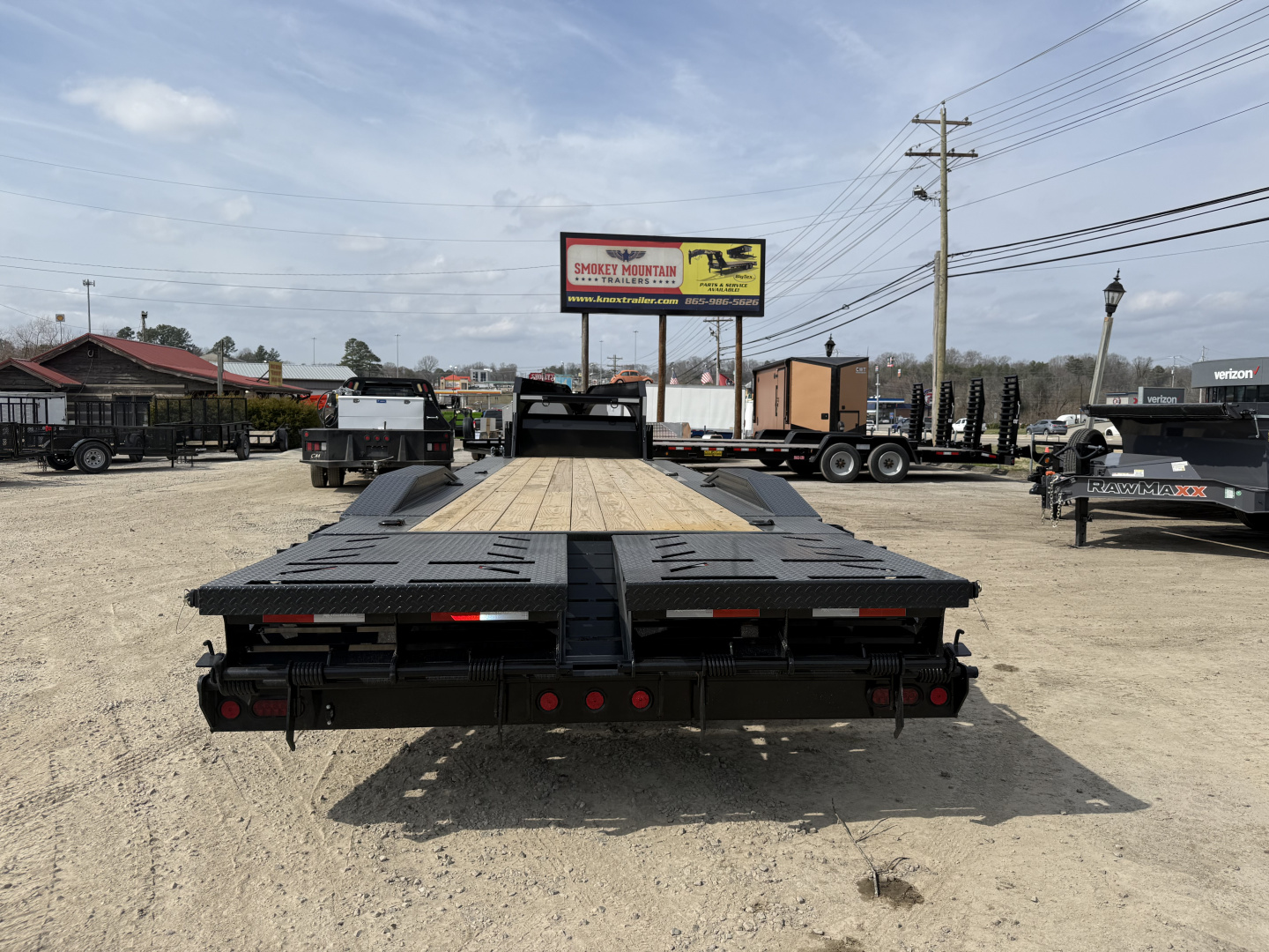 New 2025 Iron Bull EHG GN 102X32 DOF Equipment Trailer