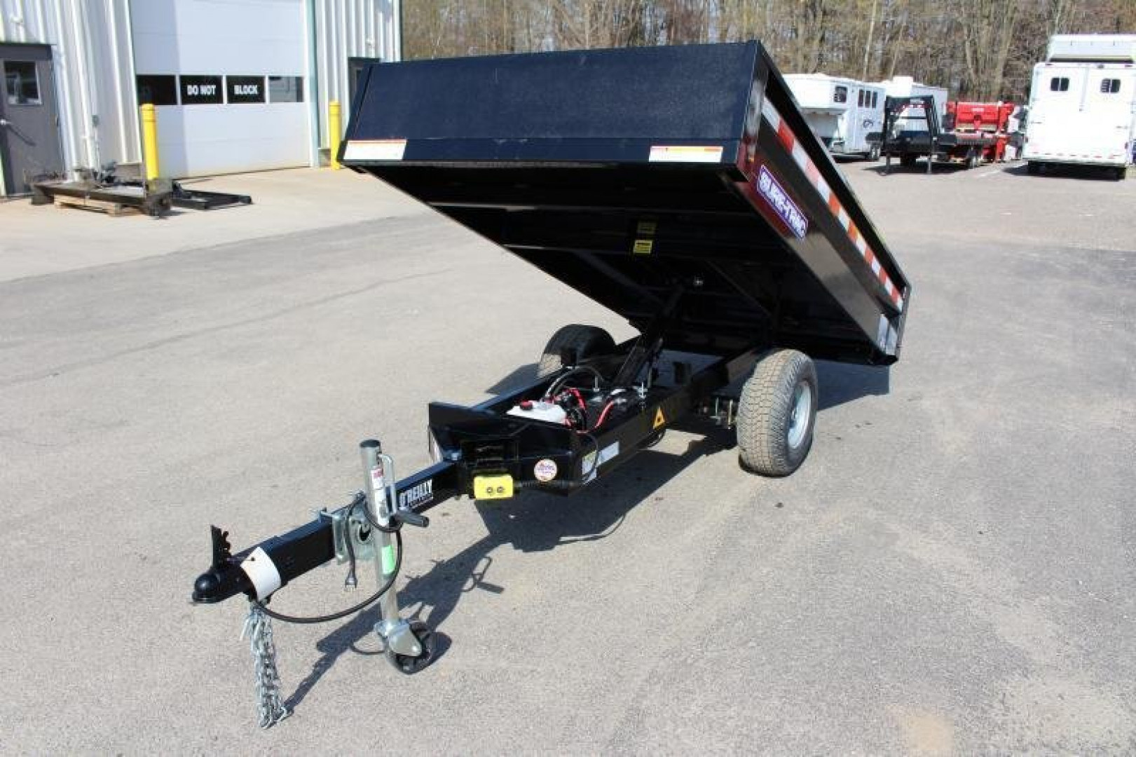 New 2026 SURE-TRAC 4.5' X 8' Deckover Utility Hydraulic Dump Trailer - 2990# GVW