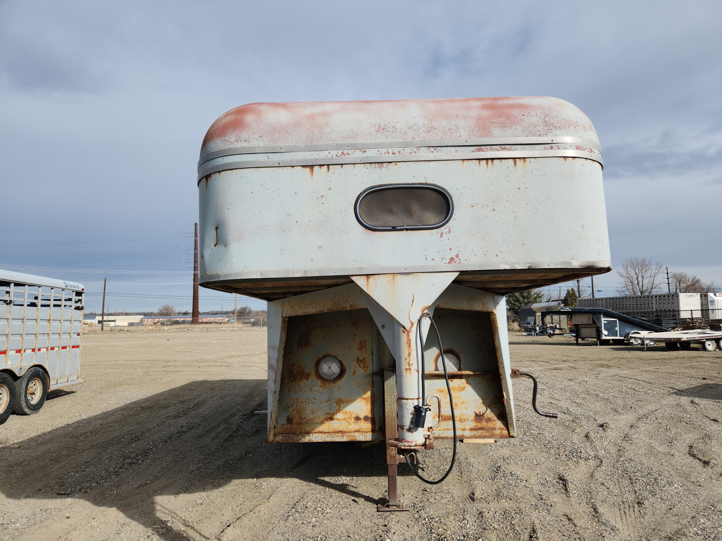 Used 1989 Bison Trailers 16' GN STOCK TRAILER