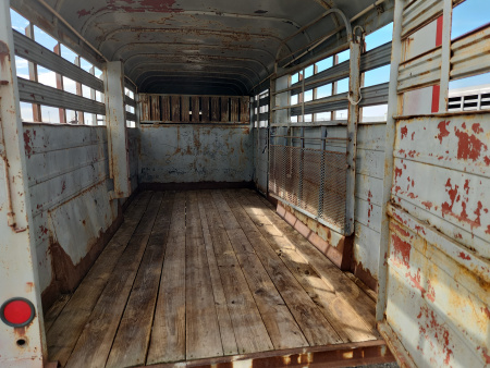 Used 1989 Bison Trailers 16' GN STOCK TRAILER