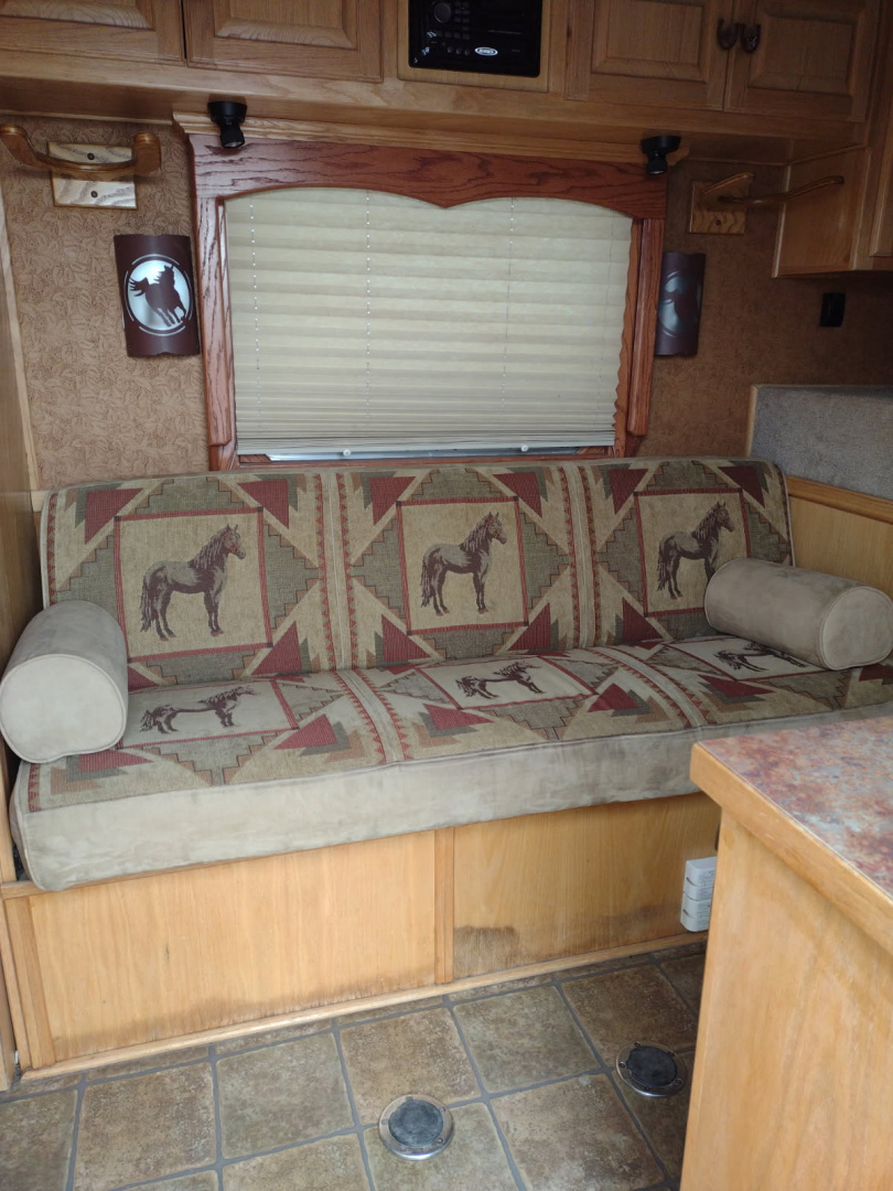 Used 2005 Cimarron Trailers 4 Horse Weekender Trailer