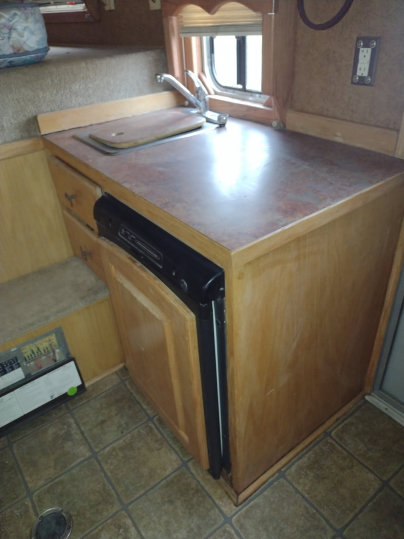 Used 2005 Cimarron Trailers 4 Horse Weekender Trailer