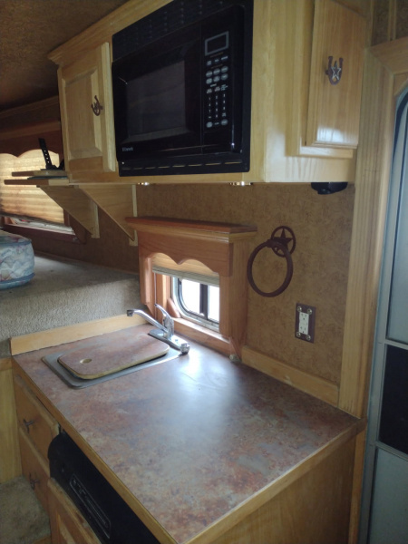 Used 2005 Cimarron Trailers 4 Horse Weekender Trailer