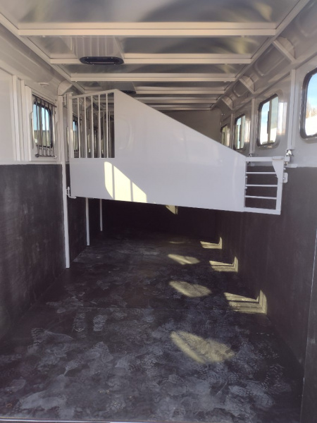 New 2026 Trails West Adventure 4 Horse Trailer