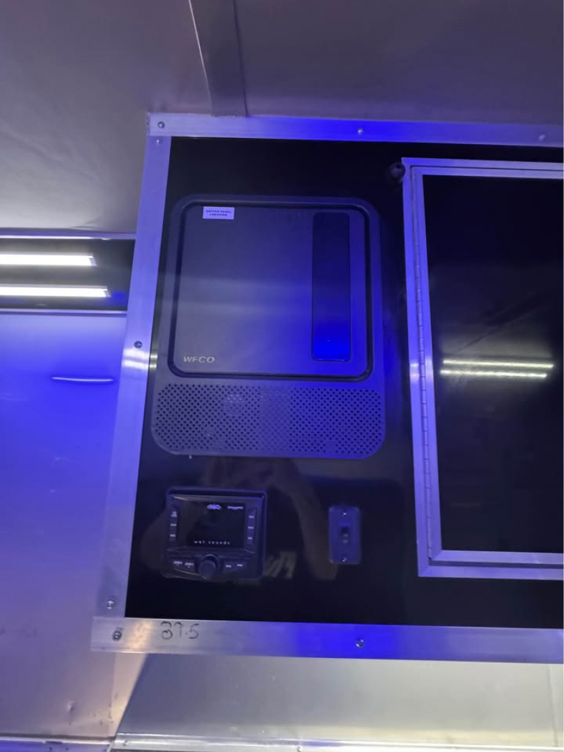 Used USED 2022 Continental Cargo USED 8.5X34 BATHROOM PACKAGE, 2 AC UNITS, ELECTRIC JACK & MORE! Car / Racing Trailer