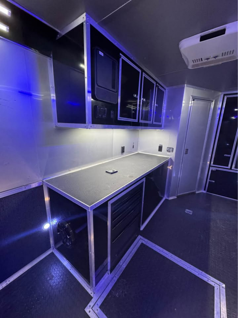 Used USED 2022 Continental Cargo USED 8.5X34 BATHROOM PACKAGE, 2 AC UNITS, ELECTRIC JACK & MORE! Car / Racing Trailer