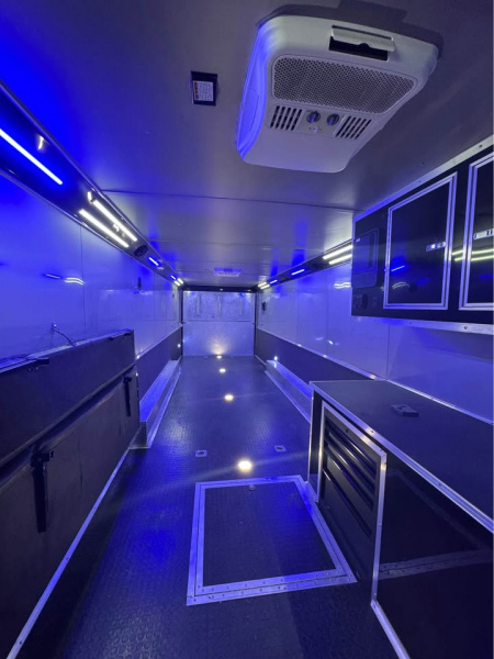 Used USED 2022 Continental Cargo USED 8.5X34 BATHROOM PACKAGE, 2 AC UNITS, ELECTRIC JACK & MORE! Car / Racing Trailer