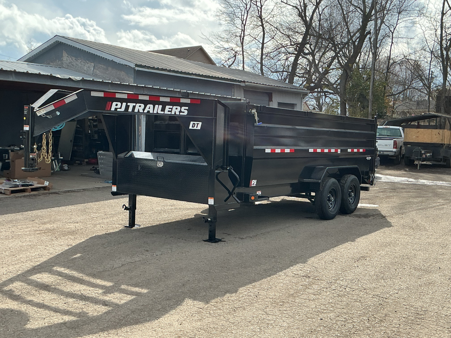 New 2025 PJ Trailers 83" x 16' Pro-Lift GN High Side (DT) 15.6K GVWR Dump Trailer