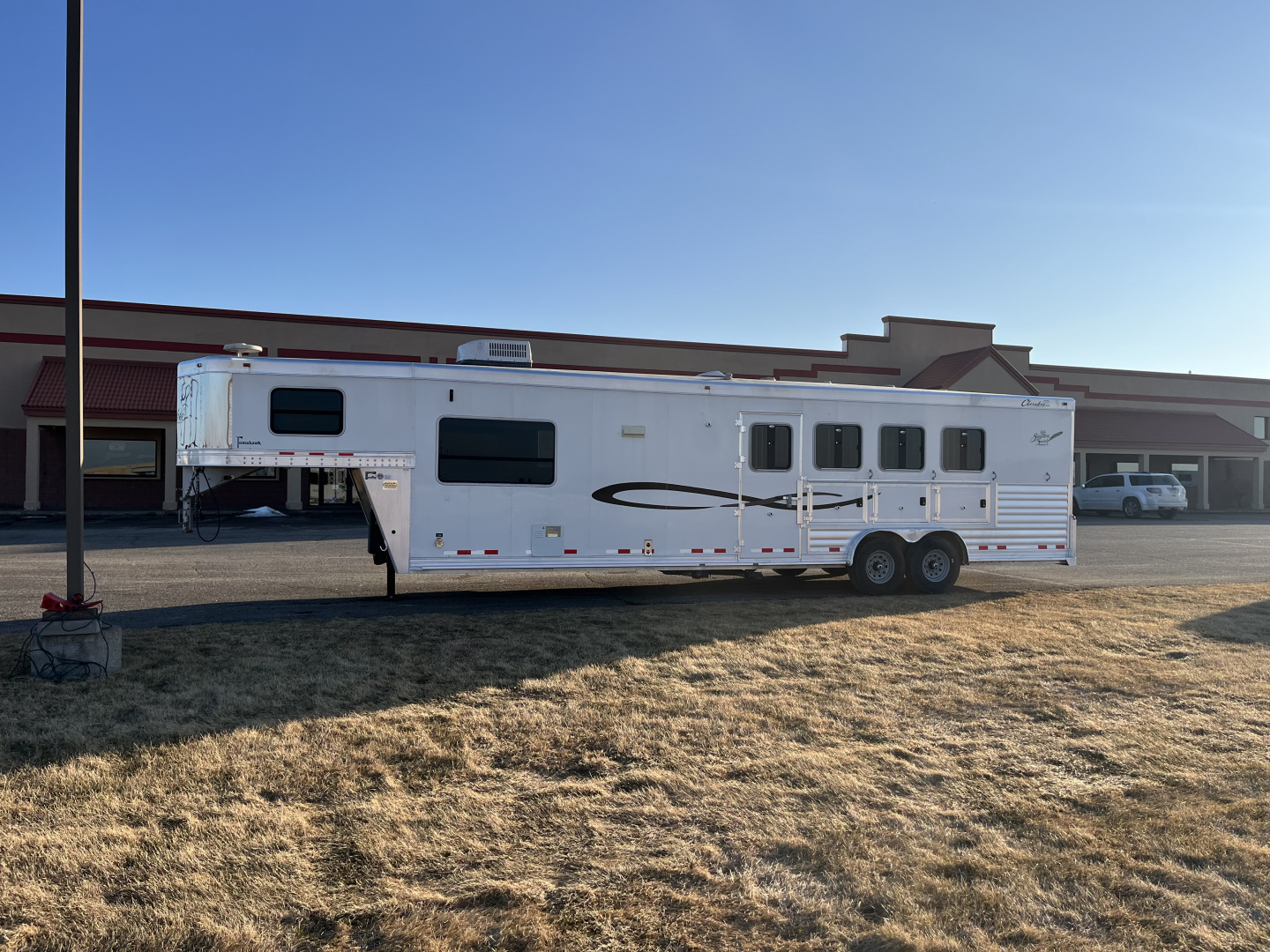 Used 2011 Cherokee 4H 12'LQ Horse Trailer