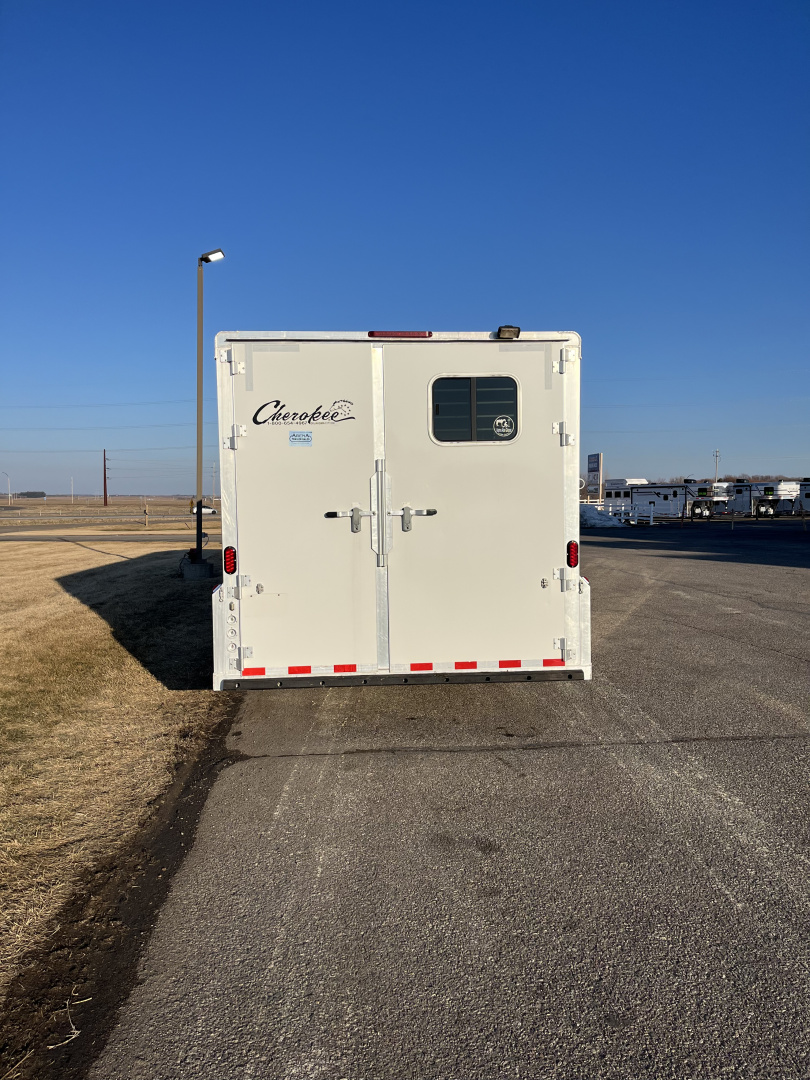 Used 2011 Cherokee 4H 12'LQ Horse Trailer