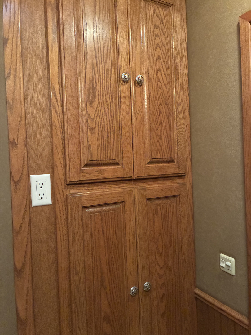 Used 2011 Cherokee 4H 12'LQ Horse Trailer