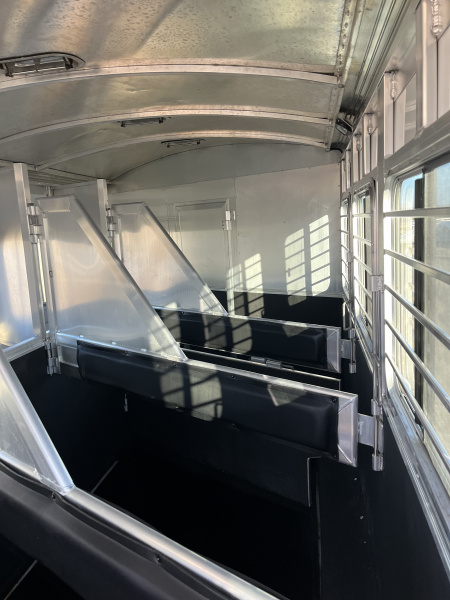 Used 2011 Cherokee 4H 12'LQ Horse Trailer