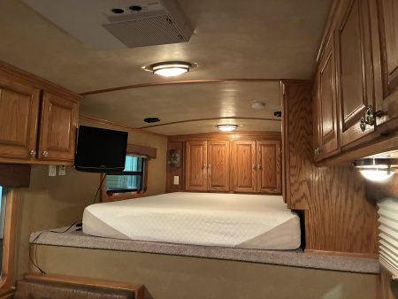 Used 2011 Cherokee 4H 12'LQ Horse Trailer