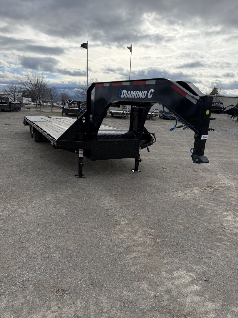 New 2025 Diamond C Trailers FMAX210 30X102MR Equipment Trailer