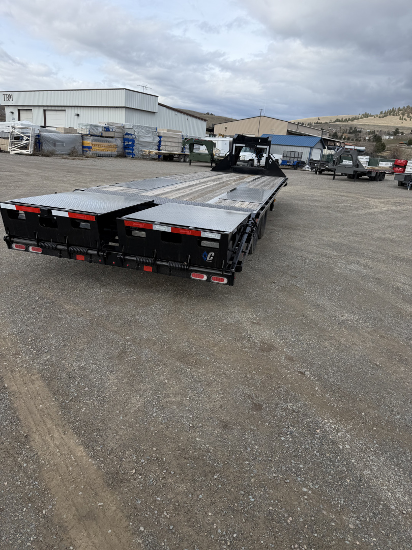 New 2025 Diamond C Trailers FMAX210 30X102MR Equipment Trailer