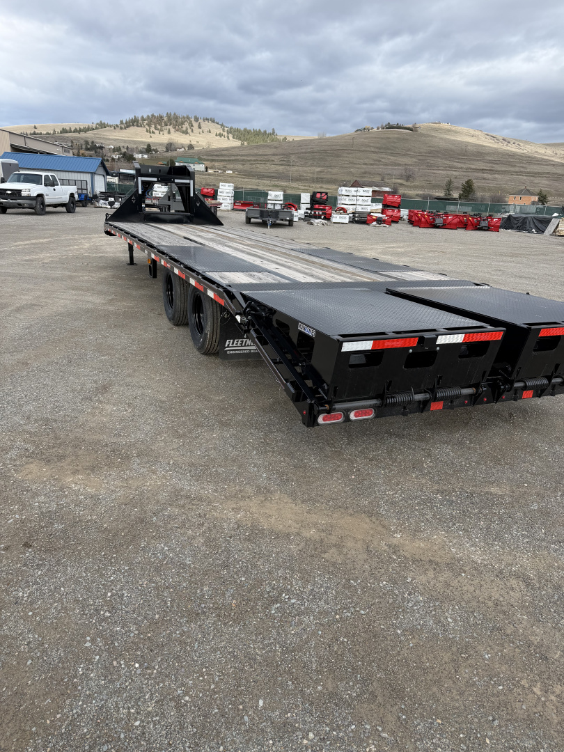 New 2025 Diamond C Trailers FMAX210 30X102MR Equipment Trailer