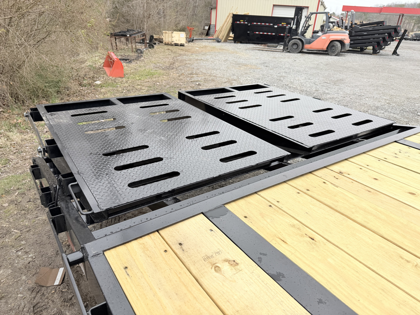 New 2026 Liberty DECK OVER 20+5 MAMMOTH RAMPS 15.4KG.V.W.R. TWIN JACKS
