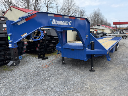 New 2026 Diamond C FMAX212 GOOSENECK TRAILER HYDRO JACKS & DOVE ALUMINUM OUTER RIMS